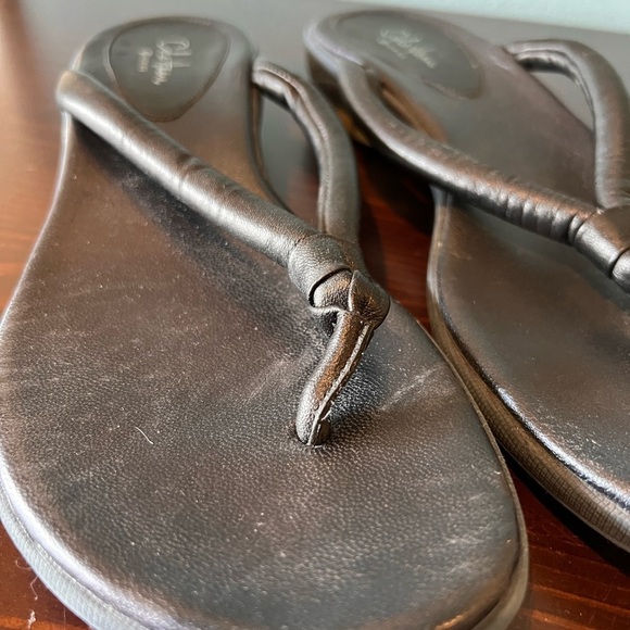 Coke Haan navy blue flip flops.​ - Picture 2 of 6